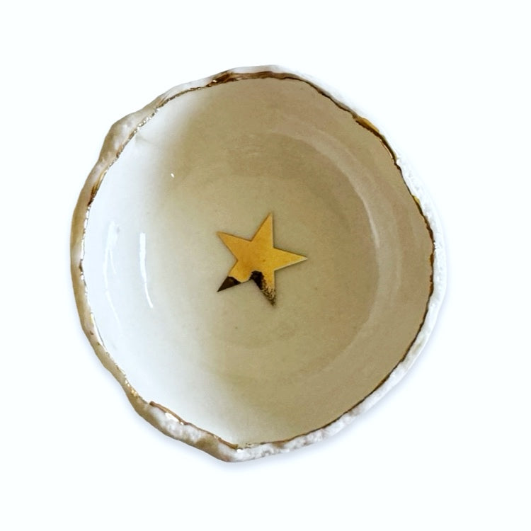 The Voyage Dubai - HB Ceramics Jagged Bowl Star - Handmade in a small studio in Notting Hill by Heidi Bishop, this stunning porcelain 'jagged' bowl features delicate hand painted star and is finished with gold edging.