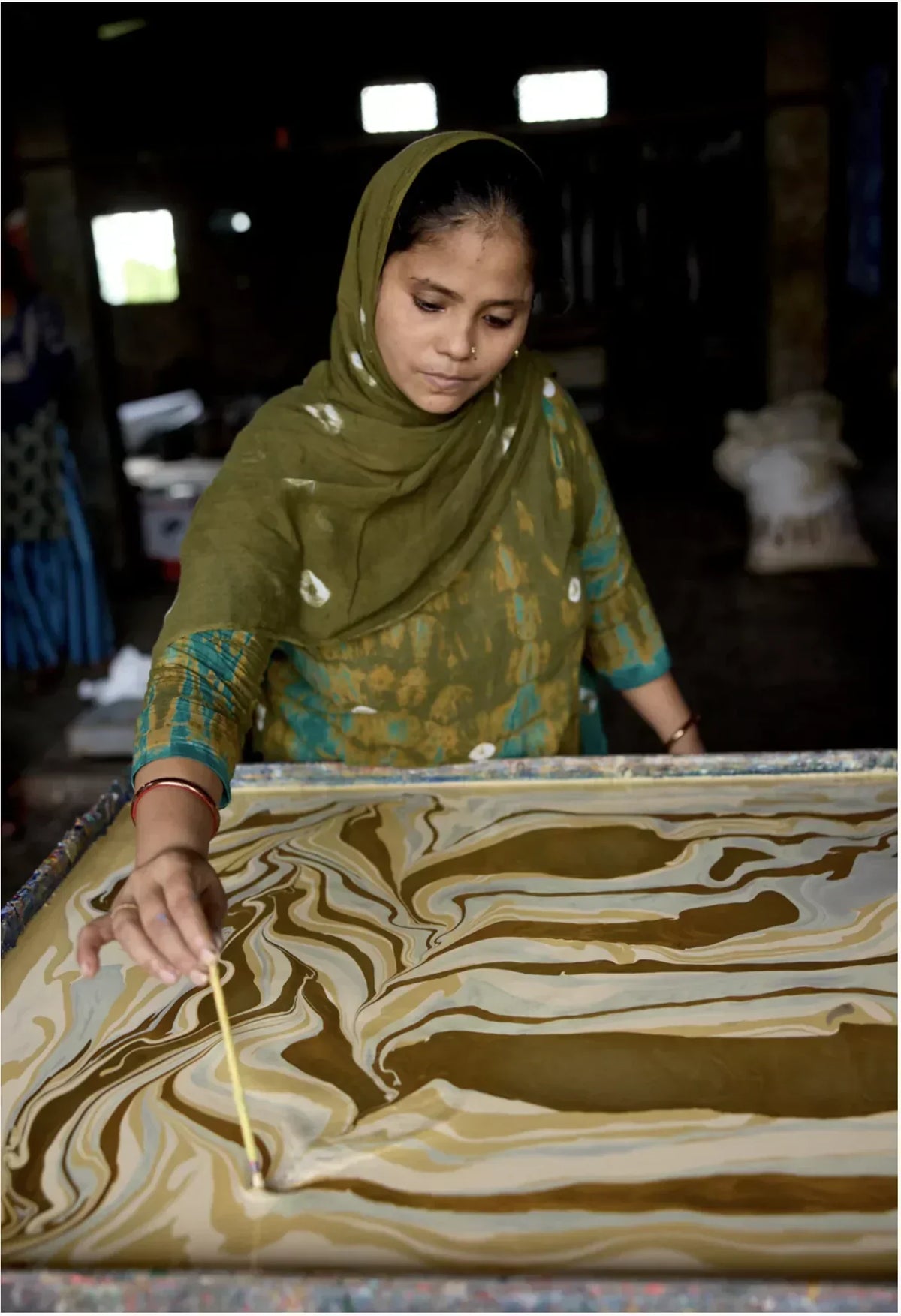 Paper Mirchi makes handcrafted cotton rag paper and stationery in Rajasthan, India, founded by Rani Moochhala. Sustainable, tree-free, hand-marbled.