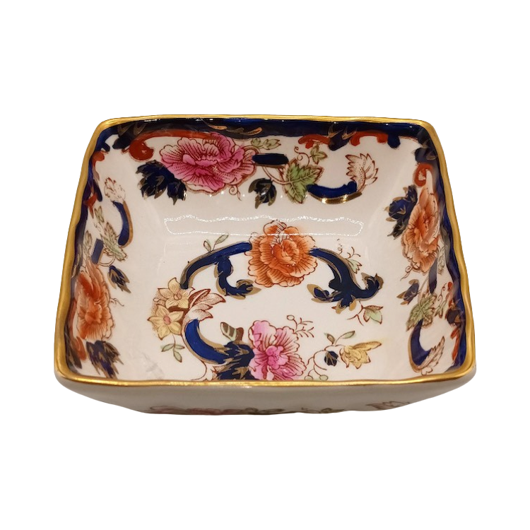 The Voyage Dubai - Vintage Mason's Ironstone Blue Mandalay Square Trinket Dish A lovely trinket dish C1950s in great vintage condition. The beautiful bright hand painted pattern is vibrant with no fading.