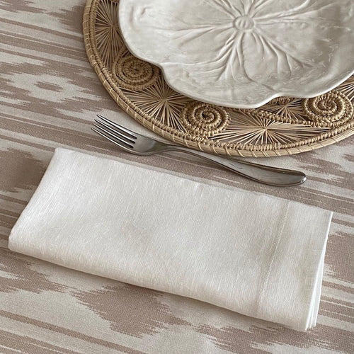 The Voyage Dubai - Our classic dinner napkins, handcrafted from 100% European linen in a generous 50 x 50 cm size and finished off with a wide hem making them both luxurious and long-lasting.