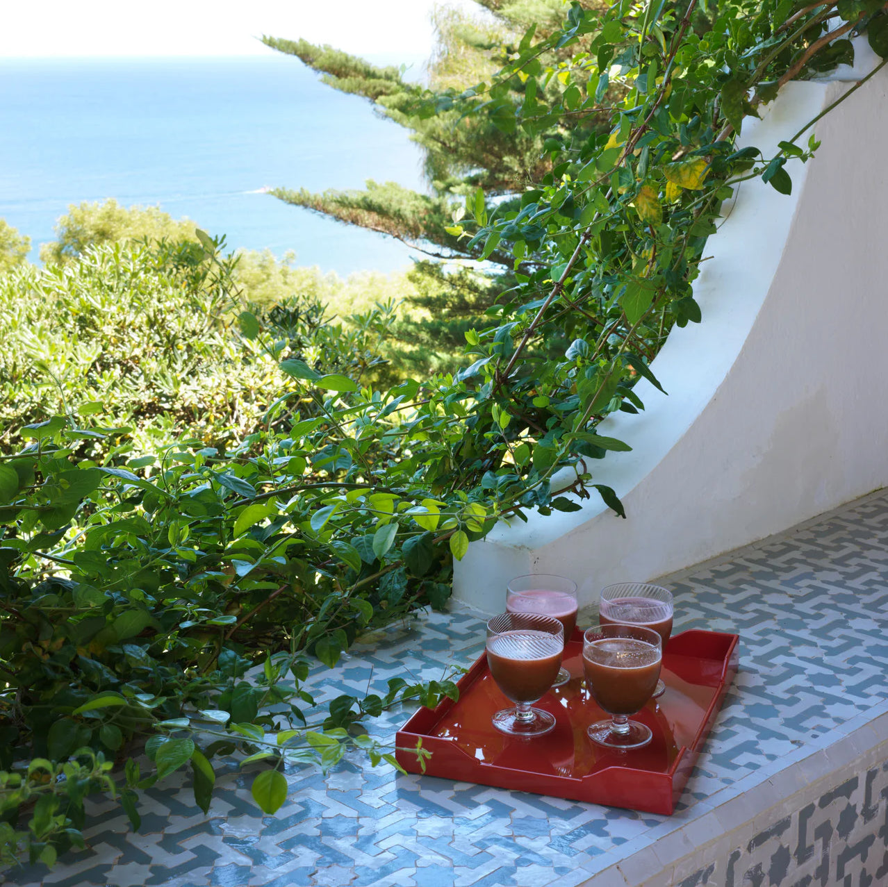 The Voyage Dubai - Medium Gazebo Tray by The Lacquer Company