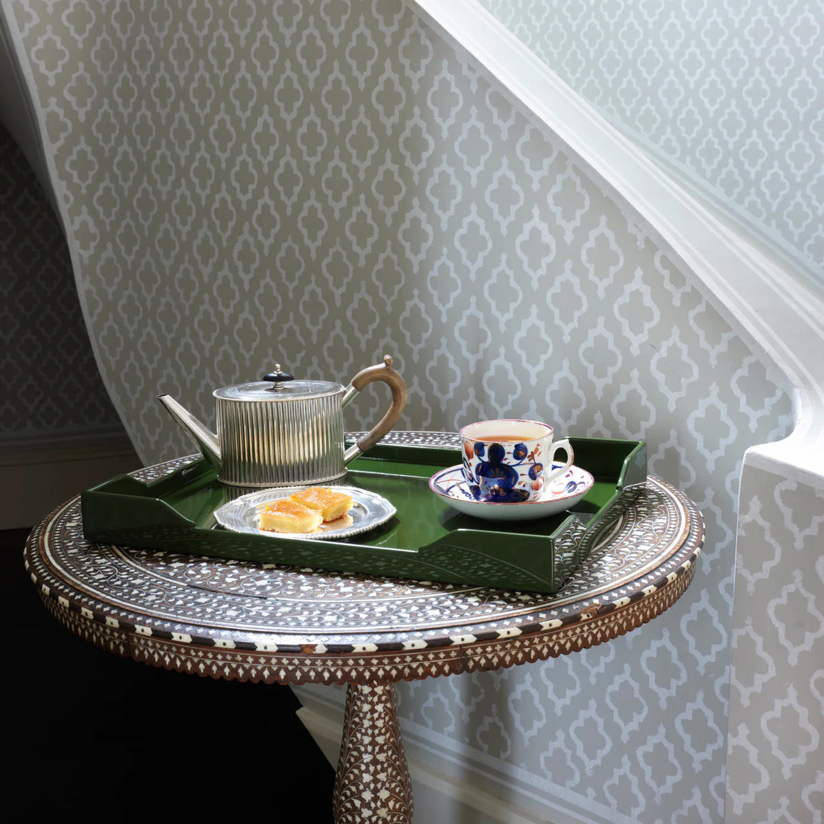 The Voyage Dubai - Medium Gazebo Tray by The Lacquer Company