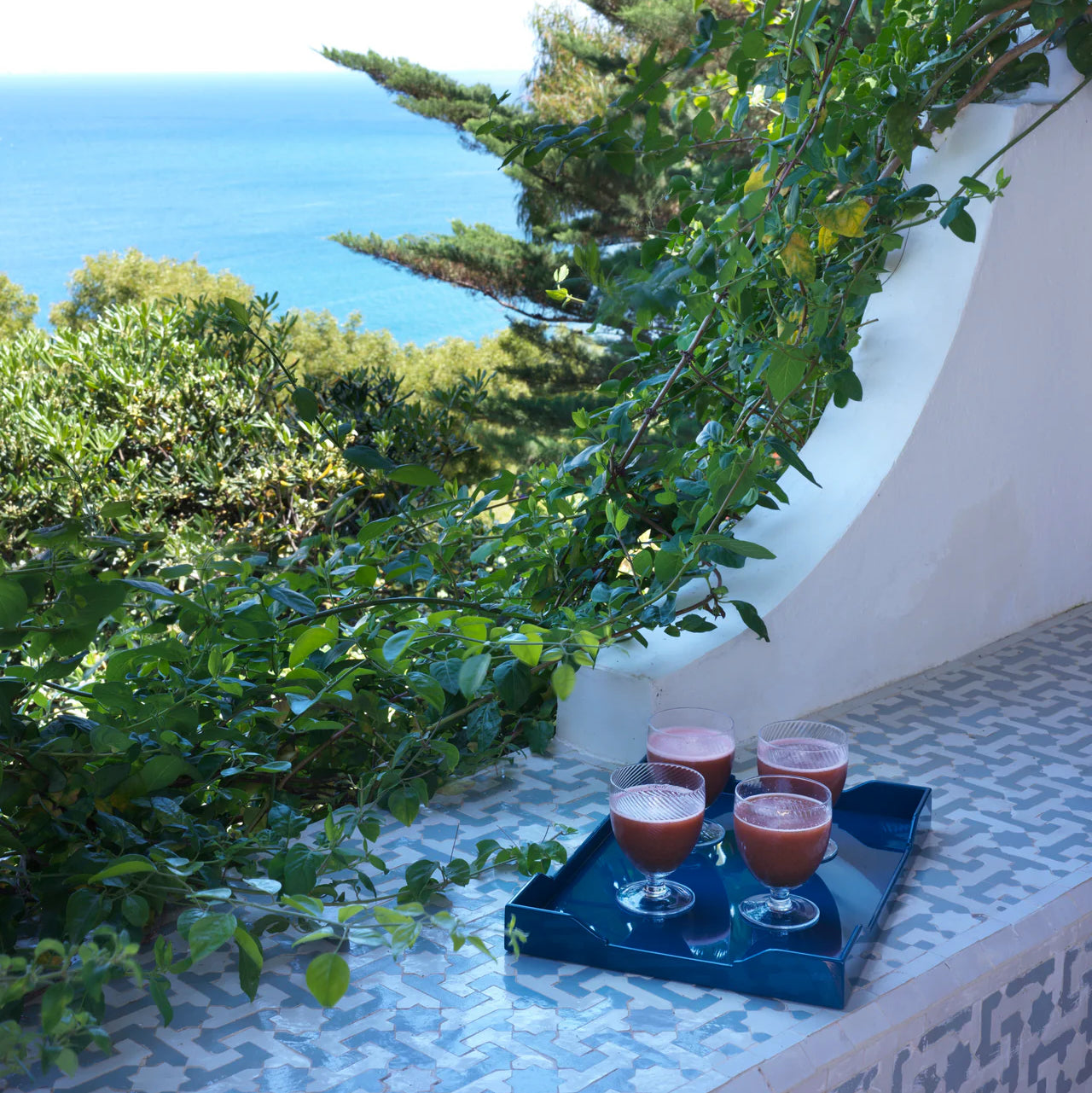The Voyage Dubai - Medium Gazebo Tray by The Lacquer Company