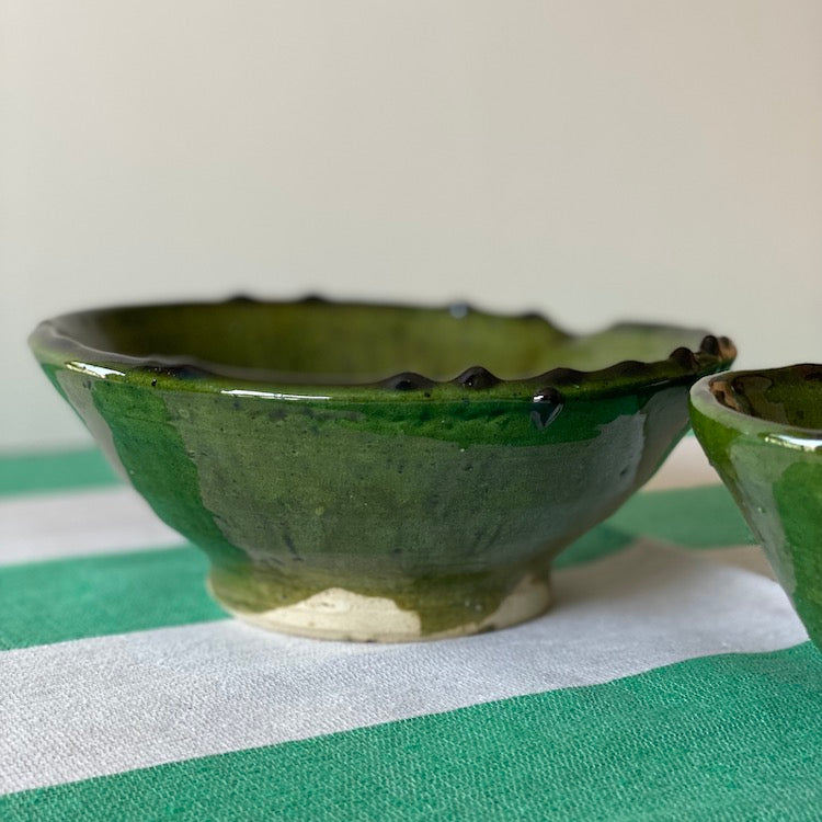 The Voyage Dubai - Tamegroute Pottery Bowl - Large Our range of Tamegroute pottery is designed to be cherished. Crafted from clay and natural raw materials native to the region, each piece is organically shaped without moulds in a traditional method passed down from generation to generation. Both practical and stylish, use the bowls for serving snacks and dips or simply as a decorative piece for display.