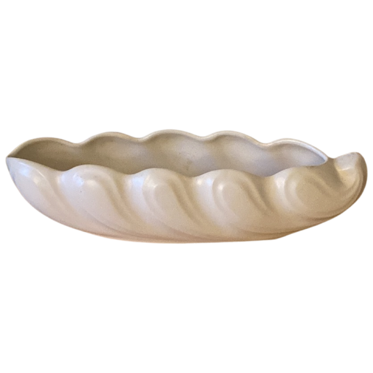 The Voyage Dubai - Stunning Shorter & Son vintage vase, perfect on a mantel or as a floral centerpiece. Gorgeous creamy-white glaze and detailed moulding in a wave pattern.