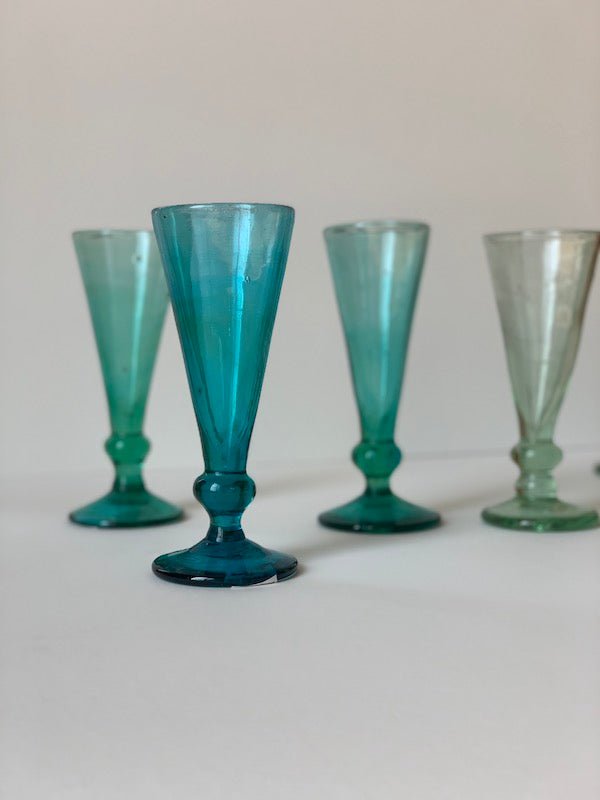 Handblown Syrian Recycled Champagne Flute (Turquoise) - The Voyage Dubai