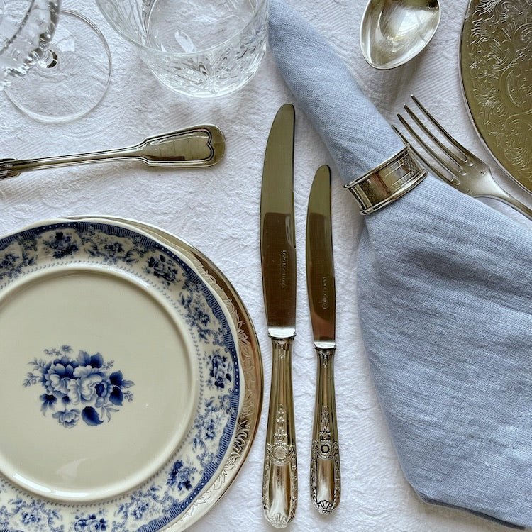 The Voyage Dubai - Linen Dinner Napkins Duck Egg Blue Our classic dinner napkins available in seven gorgeous colours to complement a multitude of table settings.  Our napkins are made with 100% European linen making them luxurious and long-lasting. 50x50cm