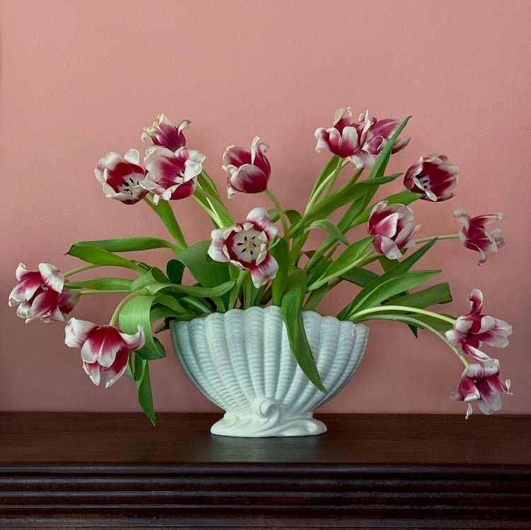 Sylvac Shell Mantle Vase in White - The Voyage Dubai